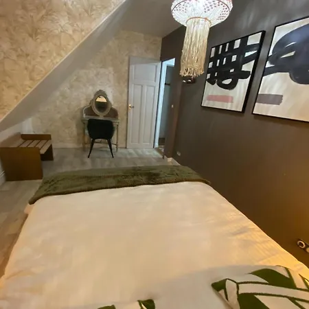 Des Pins * ז'ולוביל-לה-פאן