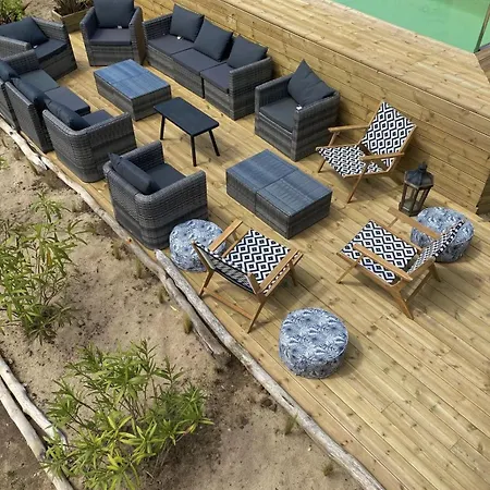 Des Pins ז'ולוביל-לה-פאן