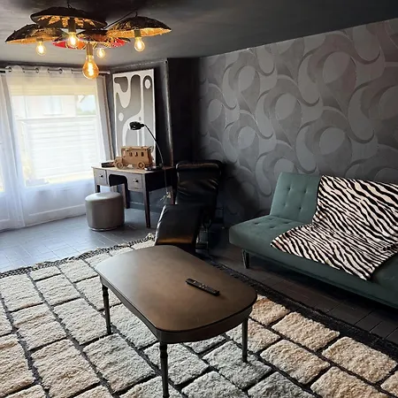 Des Pins * ז'ולוביל-לה-פאן