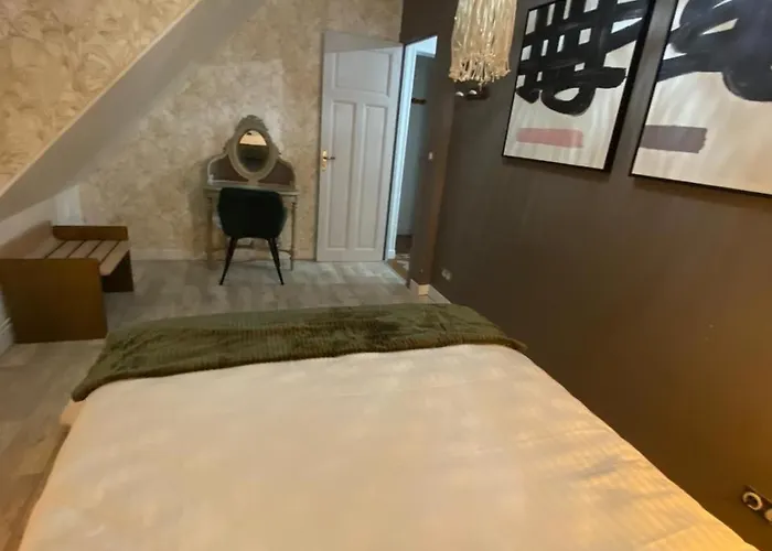 Des Pins * Jullouville-les-Pins